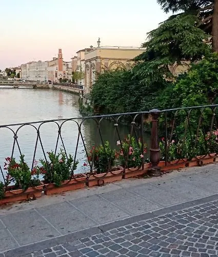 Alojamento de Acomodação e Pequeno-almoço Bella Locazione Turistica *